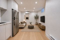 390 Palmerston Boulevard 3, Toronto, ON M6G 2N6