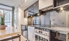 125 Peter Street 2512, Toronto, ON M5V 0M2