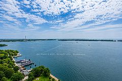 65 Harbour Square 3403, Toronto, ON M5J 2L4