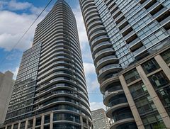 25 Carlton Street 603, Toronto, ON M5B 1L4