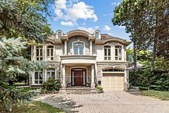 158 Owen Boulevard, Toronto, ON M2P 1G7