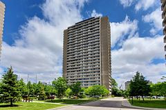 725 Don Mills Road 1401, Toronto, ON M3C 1S7