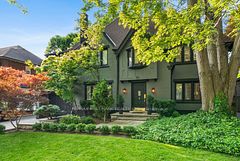 16 Elderwood Drive, Toronto, ON M5P 1W5