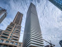 42 Charles Street E 1108, Toronto, ON M4Y 1T4