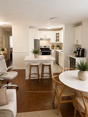 103 Avenue Road 112, Toronto, ON M5R 2G9