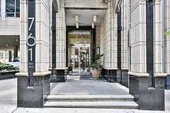 761 Bay Street 3201, Toronto, ON M5G 2R2