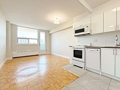 1500 Bathurst Street 907, Toronto, ON M5P 3L3