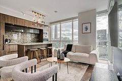 88 Blue Jays Way 1806, Toronto, ON M5V 0L7