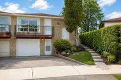 30 Lowbank Court Lower, Toronto, ON M2M 3A4
