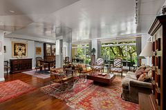 1 Benvenuto Place 322, Toronto, ON M4V 2L1