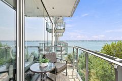 39 Queens Quay E 625, Toronto, ON M5E 0A5