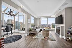 298 Jarvis Street PH 3, Toronto, ON M5B 2M4