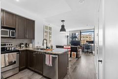 438 King Street W 1119, Toronto, ON M5V 3T9