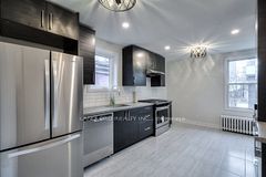 37 Grange Avenue 2, Toronto, ON M5T 1C6