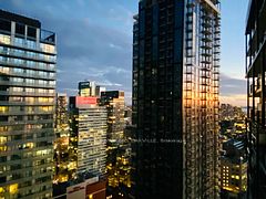 125 Peter Street 3310, Toronto, ON M5V 0M2