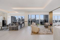 200 Cumberland Street 3802, Toronto, ON M5R 0B7