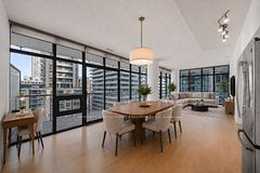 33 Charles Street E 1611, Toronto, ON M4Y 0A2