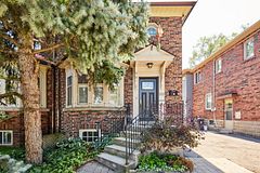 153 Parkhurst Boulevard, Toronto, ON M4G 2E8
