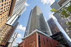 21 Widmer Street 4207, Toronto, ON M5V 0B8