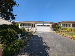 56 Bickerton Crescent (ground level unit), Toronto, ON M2J 3T1