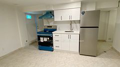 122 Huron Street 1, Toronto, ON M5T 2B3