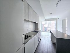 89 Church Street 607, Toronto, ON M5C 0B7