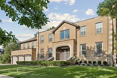 1 Versailles Court, Toronto, ON M3B 2A8