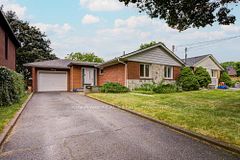 20 Wigmore Drive, Toronto, ON M4A 2E5