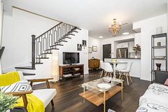 539 Jarvis Street PH7, Toronto, ON M4Y 2H7
