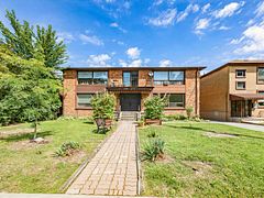 6 Croydon Road 2, Toronto, ON M6C 1S7