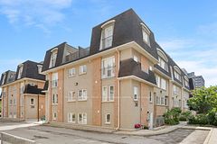 30 Merchant Lane 140, Toronto, ON M6P 4J6