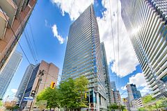 37 Grosvenor Street 3305, Toronto, ON M4Y 3G5