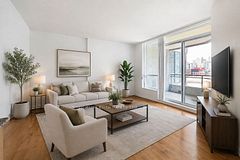 228 Queens Quay W 2301, Toronto, ON M5J 2X1