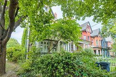 196 Brunswick Avenue, Toronto, ON M5S 2M5