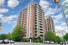 319 Merton Street E 1216, Toronto, ON M4S 1A5