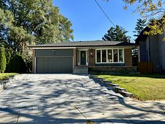 19 Waring Court Upper, Toronto, ON M2N 4G6