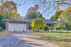 36 Harrison Road, Toronto, ON M2L 1V4