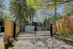 321 Lawrence Avenue E, Toronto, ON M4N 1T8