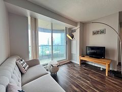 7 Lorraine Drive 2215, Toronto, ON M2N 7H2