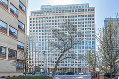 111 St Clair Avenue W 406, Toronto, ON M4V 1N5