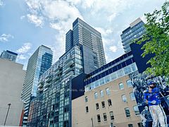 25 oxley Street 405, Toronto, ON M5V 2J5