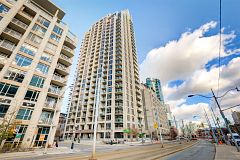 21 Grand Magazine Street N 407, Toronto, ON M5V 1B5