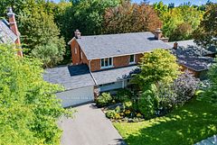 30 Medalist Road, Toronto, ON M2P 1Y5