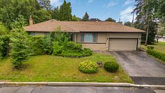 2 Caswell Drive, Toronto, ON M2M 3L9