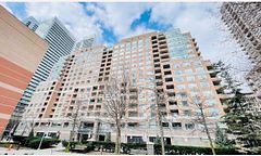 889 Bay Street 607, Toronto, ON M5S 3K5