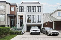 176 Briar Hill Avenue, Toronto, ON M4R 1H9