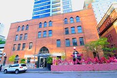 5 St Joseph Street 910, Toronto, ON M4Y 0B6