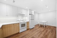220 Hillhurst Boulevard 1, Toronto, ON M5N 1P4