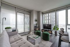 426 University Avenue 2503, Toronto, ON M5G 1S9