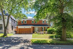 7 Chipstead Road, Toronto, ON M3B 3E5